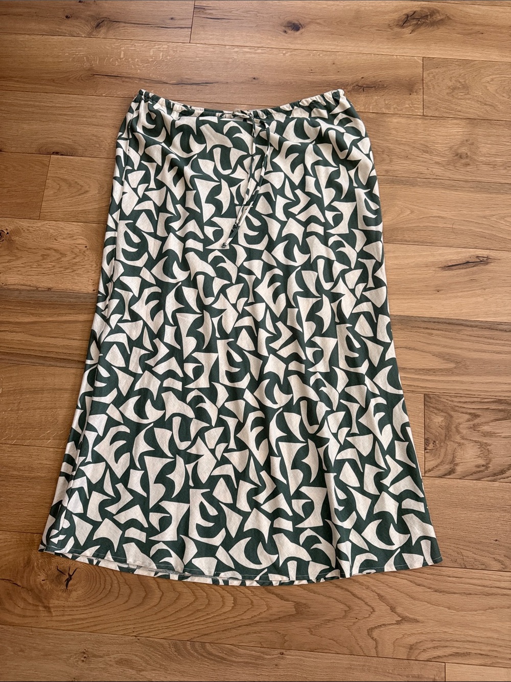 Avery Geo Print Drawstring Midi Skirt
Marine Layer - Picture 5 of 5